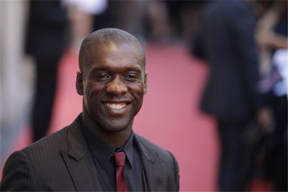 clarence-seedorf-signs-a-contract-extension-with-ac-milan-until-2012-serie-a-update-718.jpg