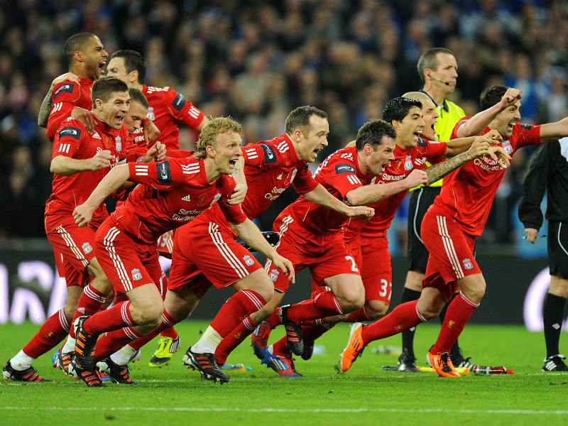 liverpool-players-rush-to-celebrate-their-vic-2724681.jpg