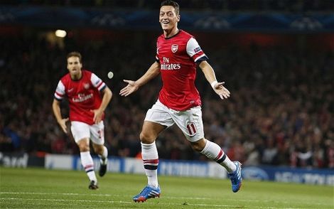 ozil_arsenalff_2013.jpg