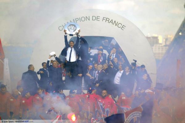 psg-champion-201-de-ligue-1-au-trocadero-paris-20130514094201-5278.jpg