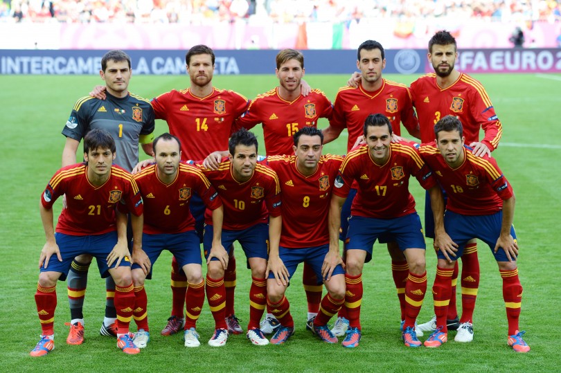 spanish-football-team-photo.jpg