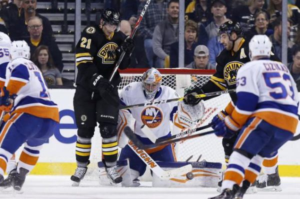 1669_islanders-bruins-hockey.jpg