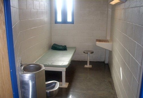mayweatyers-jail-cell.jpg (65.74 Kb)